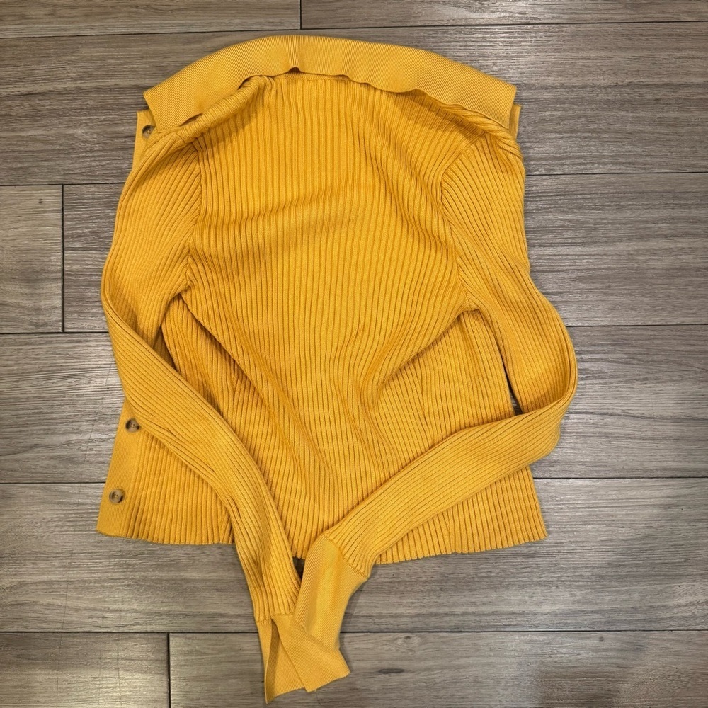 NWOT Abercrombie & Fitch Mustard Yellow Long Sleeve Cardigan Ribbed Top Size XS - Picture 4 of 7
